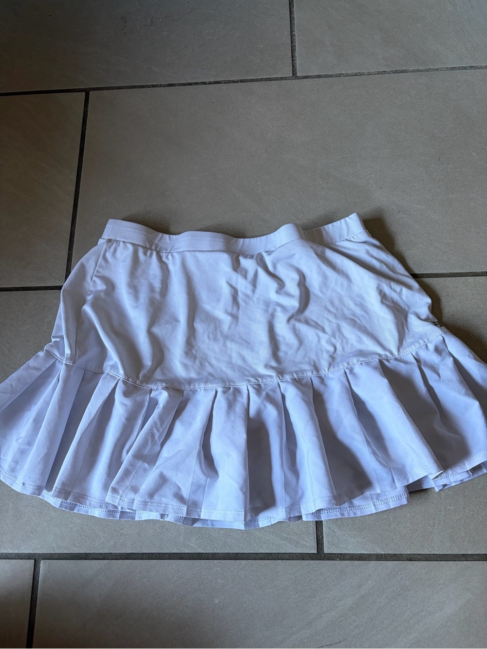 Fila White Circle Ruffle Skirt